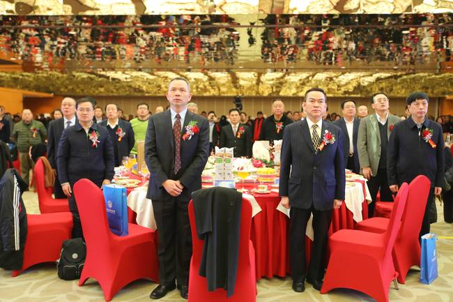 纪念改革开放40周年高峰论坛曁陕西省广东商会2018年会在西安举行
